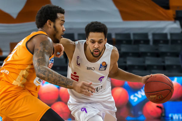 进一步推高 进一步推高